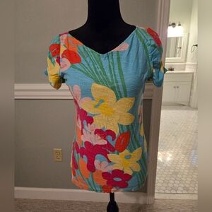 Lilly Pulitzer medium floral puffs gathered sleeves v-neck